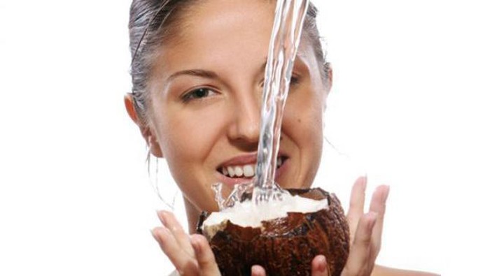 Manfaat Air Kelapa Sebagai Toner Alami