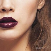 Kurang Percaya Diri dengan Bibir Hitam? Gunakan Warna Lipstik Ini