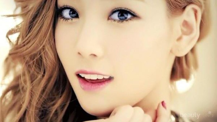 Tampil Glamor Dengan Eye Glitter Korea!