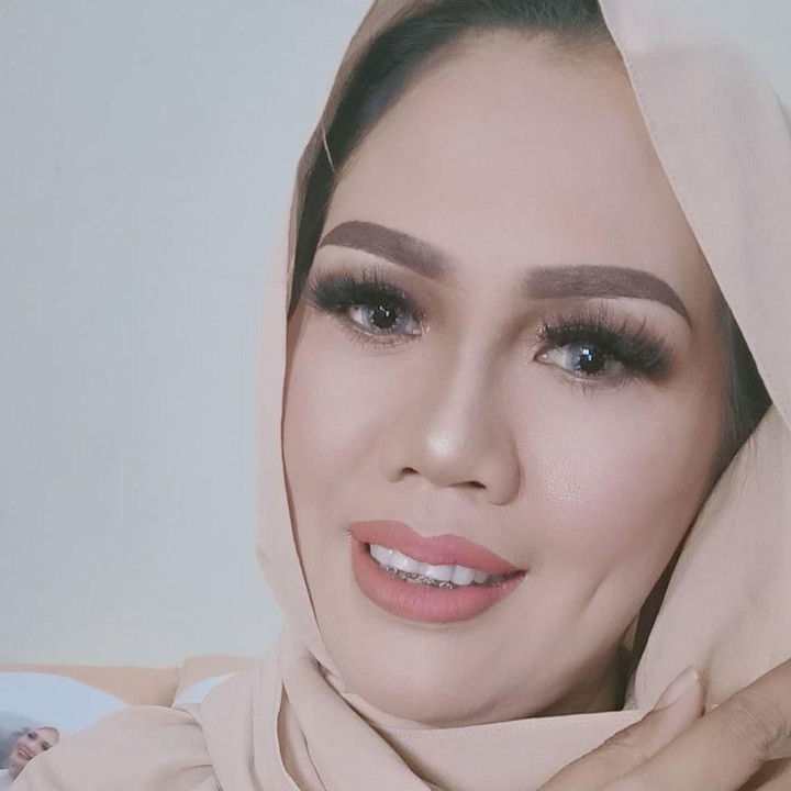 <p>Netizen berkomentar, Elly terlihat semakin cantik. Bahkan, salah satunya mengatakan, Elly terlihat lebih muda. (Foto: Instagram @ellysugigi_real_)</p>