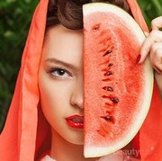 Cara Mempercantik Kulit Wajah dengan Semangka