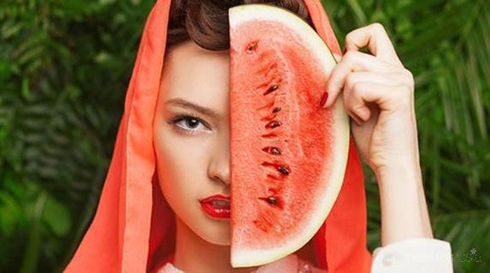 Cara Mempercantik Kulit Wajah dengan Semangka