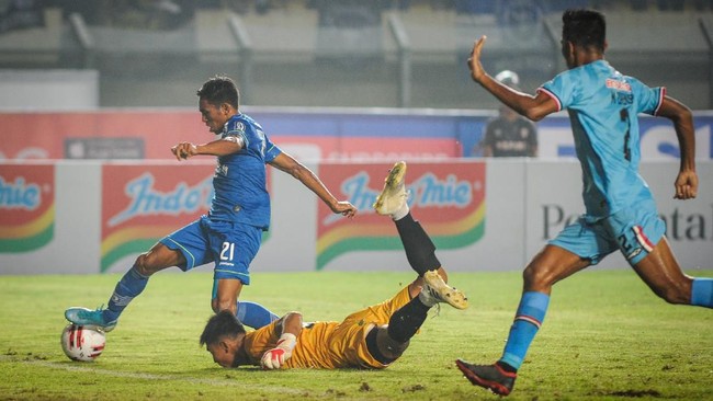 Persib mengusulkan kepada PSSI dan PT LIB berupa kesempatan pergantian pemain hingga delapan kali di Piala Menpora 2021.