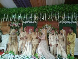 Ibu dan 3 Putrinya di Ciamis Resepsi Nikah Bareng, Bulan Madu Juga?