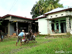 Belajar dari YouTube, Tukang Las Ini Rakit Helikopter dari Besi Rongsok
