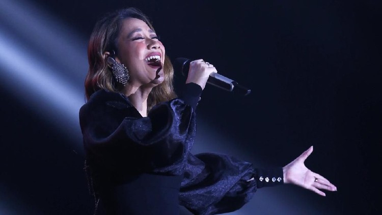 Noah Sinclair, putra tunggal BCL dan Ashraf hadir memberi dukungan kepada sang ibu yang kembali manggung. Dalam konser itu, BCL tak kuasa menahan tangisnya.
