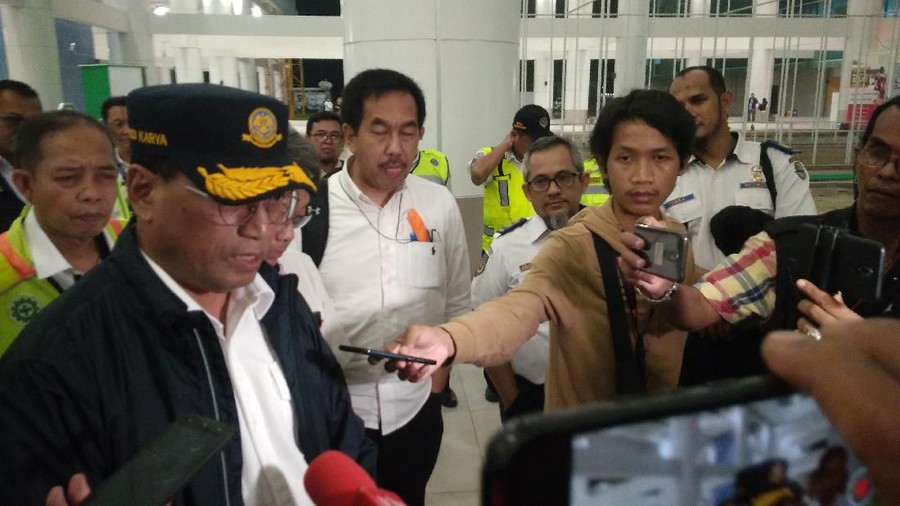 Rangkuman berita terpopuler Inseertlive mulai dari soal Menteri Perhubungan Budi Karya yang terkena virus Corona hingga suami Intan RJ yang meninggal dunia.