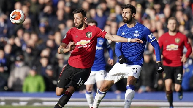 Bruno Fernandes jadi penyelamat Manchester United dari kekalahan saat melawat ke markas Everton pada lanjutan Liga Inggris.