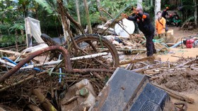 Hunian Pengungsi Bencana Likuefaksi Palu-Sigi Digempur Banjir