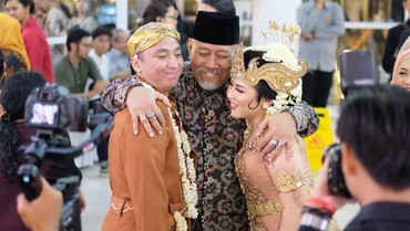 img-title 7 Potret Anak Dono & Kasino yang Dinafkahi Indro Warkop hingga Sukses