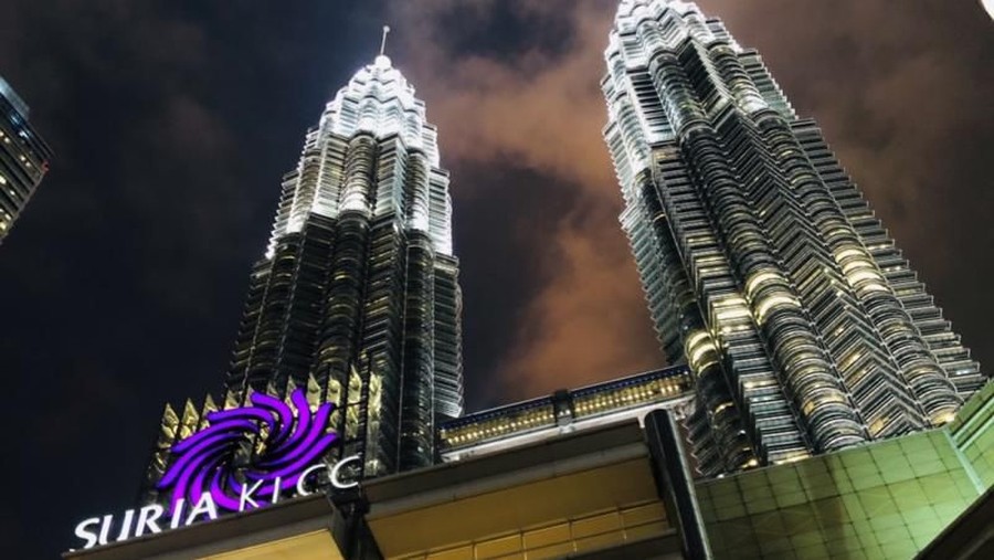 Artis Malaysia Dikecam Usai Minta Bantuan Pemerintah saat 'Lockdown' Artis Malaysia, Tomok dikecam publik soal pernyataannya di Instagram soal bantuan pemerintah.