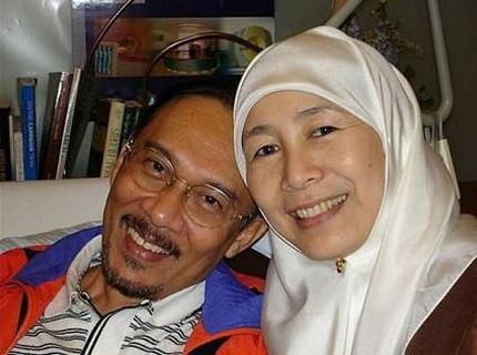 40 Tahun Cinta Sejati Anwar Ibrahim & Wan Azizah Bikin Baper Netizen