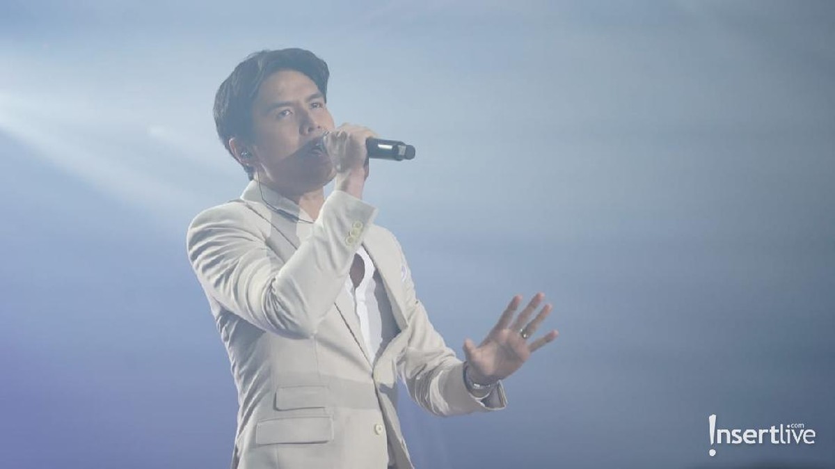 Christian Bautista menggelar konsernya bersama Bunga Citra Lestari dan Ronan Keating tadi malam&comma; Minggu &lpar;29&sol;2&rpar;&period; Yuk&comma; intip&excl;