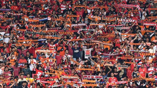 Suporter Persija Jakarta The Jakmania menyampaikan harapan kepada klub kesayangan untuk mengarungi Liga 1 musim depan. Pelatih dan pemain baru jadi impian.