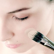 Foundation Liquid Terbaik untuk Kulit Berjerawat
