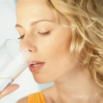 Cantik Dengan Rajin Mengkonsumsi Air Putih
