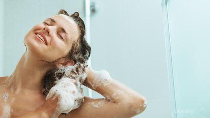 Tips Tepat Merawat Rambut Dengan Sampo & Conditioner