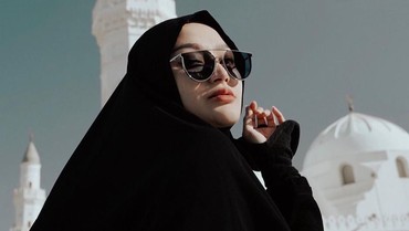 Unggah Foto Pakai Hijab, Siti Badriah Malah Kena Nyinyir