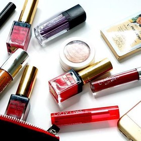 Produk Kecantikan yang Wajib Ada di Makeup Pouch