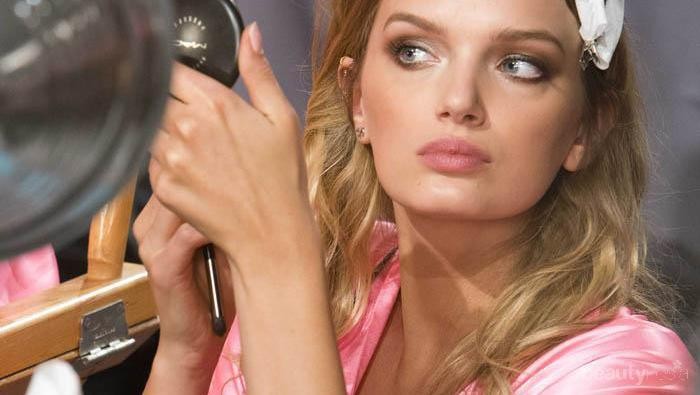 Cari Tahu Cara Benar untuk Touch Up Makeup