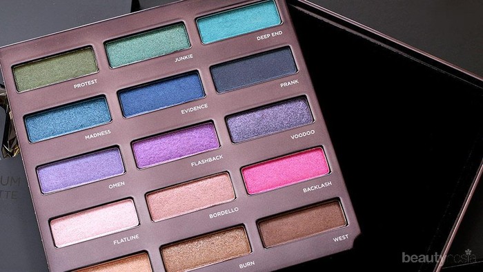 Ciptakan Smokey Eyes Dramatis Dengan 4 Eyeshadow Palette Terbaru