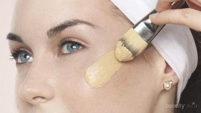 Tips Memakai Base Makeup Agar Wajah Tampak Mulus
