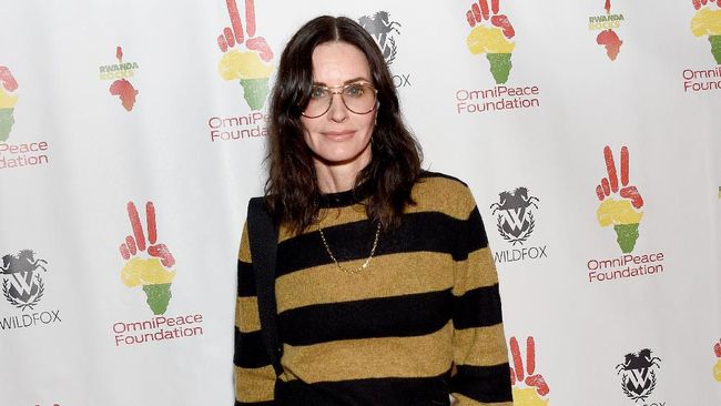 Usai kembali terlibat dalam reuni Friends, Courteney Cox juga baru terpilih menjadi bintang utama dari serial televisi horor komedi, Shining Vale.
