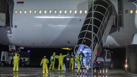 FOTO: Kedatangan WNI Kru Kapal Diamond Princess di Kertajati