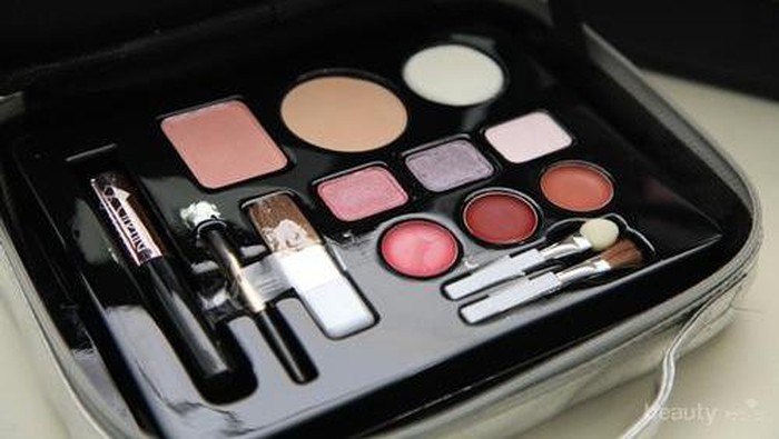 5 Rekomendasi Makeup Halal yang Cocok untuk Kulit Wanita Indonesia
