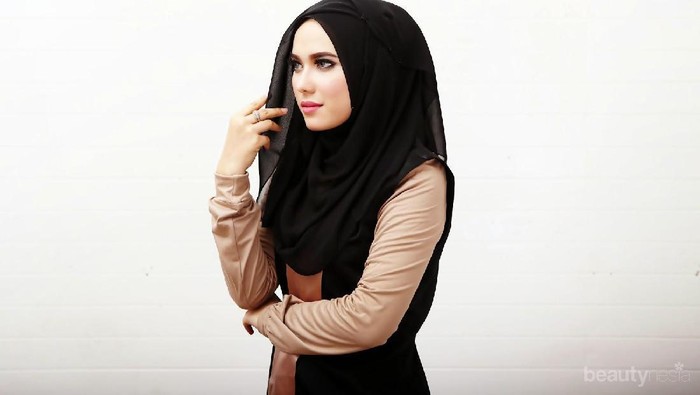 Tips Tampil Cantik & Nyaman Dengan Pashmina Saat ke Kantor