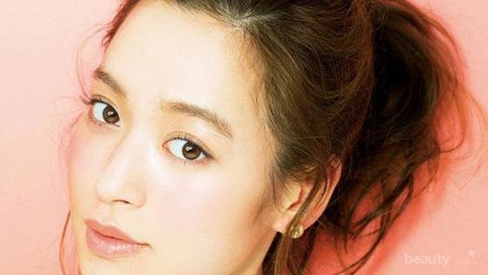 Tips Aplikasikan Makeup Natural untuk Office Look