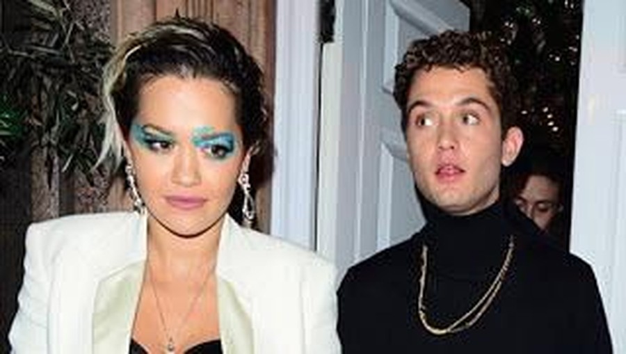 Rita Ora dan Rafferty Law dikabarkan putus usai menjalin asmara selama 3 bulan terakhir.