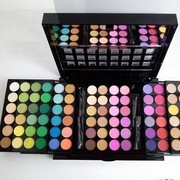 Ternyata, Eyeshadow Punya Manfaat Selain untuk Riasan Mata. Penasaran?