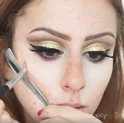 5 Alat Tak Terduga yang Digunakan untuk Konturing Wajah