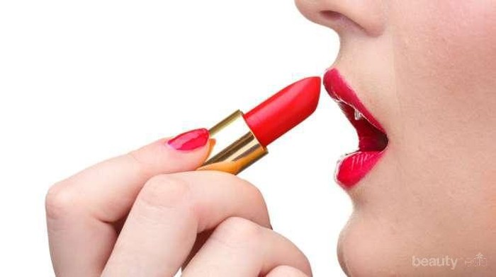Tips Memakai Lipstik Matte Agar Bibir Tidak Mudah Kering