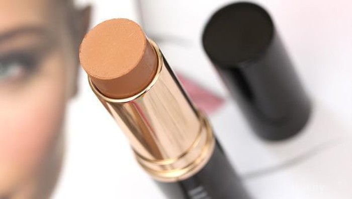 4 Pilihan Stick Foundation dari Brand Lokal Terbaik