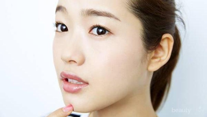 5 Varian Warna Makeup Natural yang Pas untuk ke Kantor