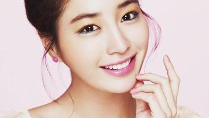 Tips Aplikasikan Makeup ala Wanita Korea