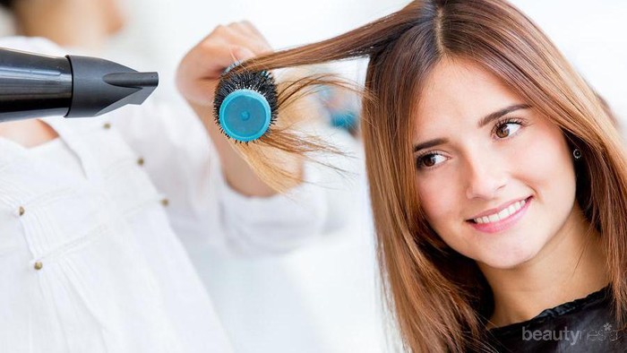 Tips Mudah Blow Rambut Sendiri di Rumah