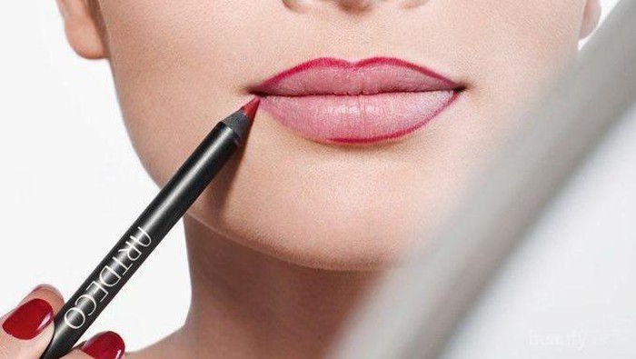 Rahasia Cantik dengan Lip Liner, Berikut Caranya!