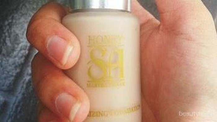 6 Foundation Lokal Lengkapi Riasanmu