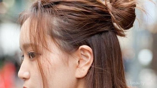 Yuk, Cobain Gaya Rambut Half Bun yang Bikin Wajah Kamu 