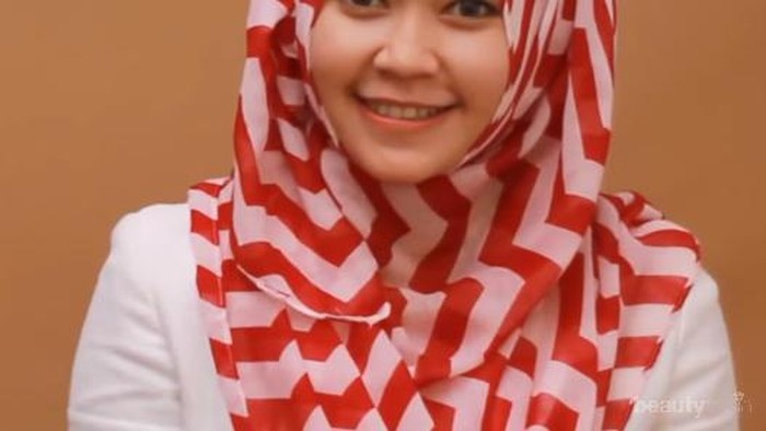 Tutorial Hijab Pashmina untuk Wajah Bulat