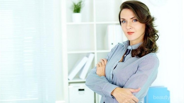 Hindari Gaya Makeup Seperti Ini Saat ke Kantor (Bagian 1)