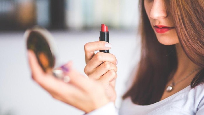 4 Pilihan Tint Lip Balm untuk Tampil Natural di Kantor