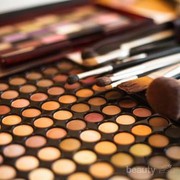 6 Langkah Tepat Membersihkan Kuas Makeup