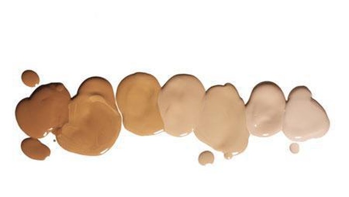 Rekomendasi Foundation Liquid untuk Kulit Berminyak