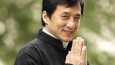 Penampilan Terbaru Jackie Chan Bikin Fans Khawatir & Prihatin, Kenapa?