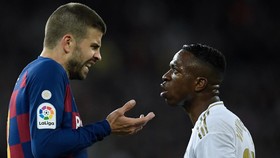 Isi Cekcok Pique-Vinicius di El Clasico Terungkap