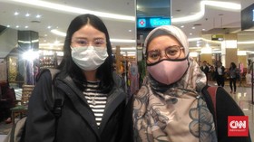 Cegah Virus Corona, Pengunjung Mal Beramai-ramai Pakai Masker
